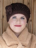 Damen-Béret Sofia MM Paris aus weichem Akriltrikot mit Blume, ideal für den Winter