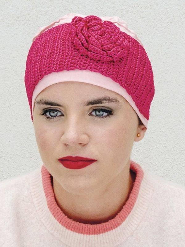 Stirnband Vélia MMParis aus Spitze, allein oder über einem Turban getragen – schickes und glamouröses Accessoire für den Winter