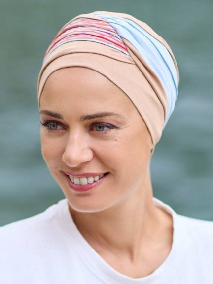 Chemo-Turban Bastille NJ Création: leichter Turban mit übereinanderliegenden Falten, schönes Volumen, einfach anzuziehen, ideal