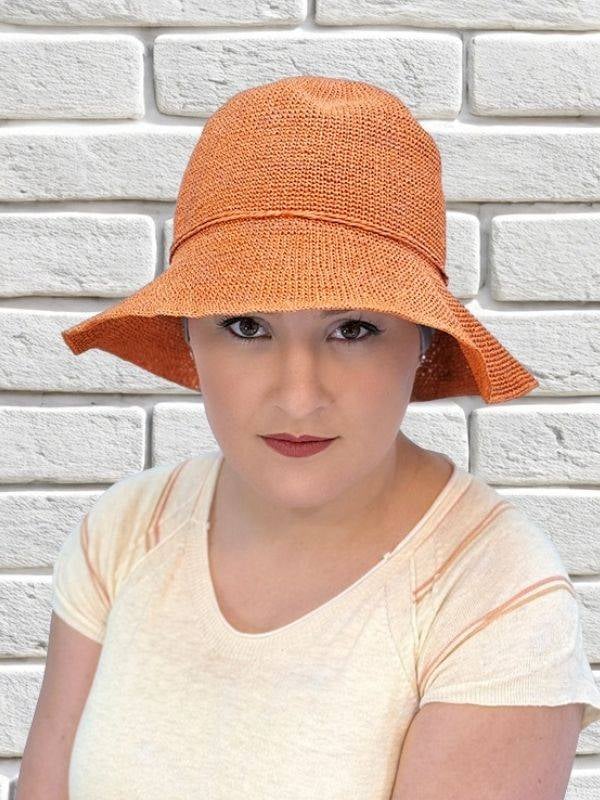 Hut Aliette MM Paris in der Farbe Sand, 100% atmungsaktives Papier, leicht und bequem, um sich stilvoll vor der Sonne zu schütze