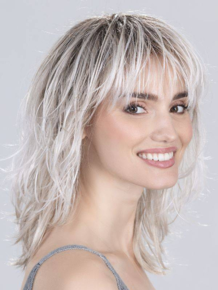 Perücke Energy – langes Haar, eleganter Pony, hitzebeständige Faser (max. 130°C)