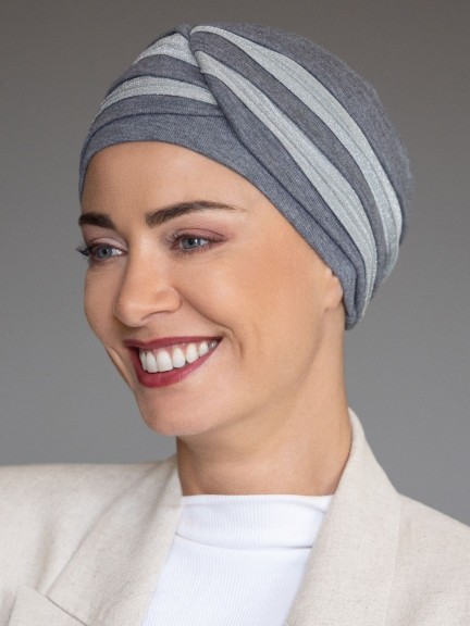 Entdecken Sie den Turban Neuilly – elegante Falten und Komfort für einen raffinierten Stil