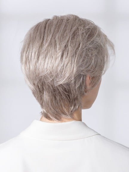 Perücke Satin Soft — kurz, extra-langer Frontmonofilament, Rooted-Effekt und Mix-Balayage