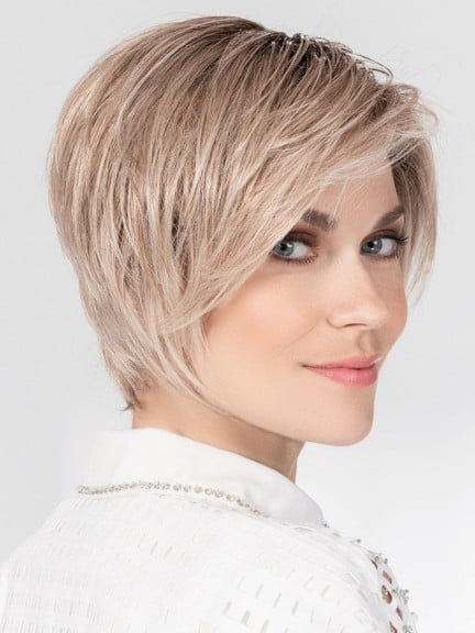 Perücke Glam Soft - kurzer asymmetrischer Schnitt, dezenter Fronttüll, Air Lite Faser hitzebeständig 130°C