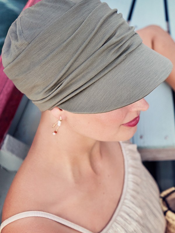 Chemo-Mütze Drapée Soft Line Sun Christine Headwear: Volumendrapierung, Schirm, UPF50+ und 37.5®-Technologie für die Kopfhaut 