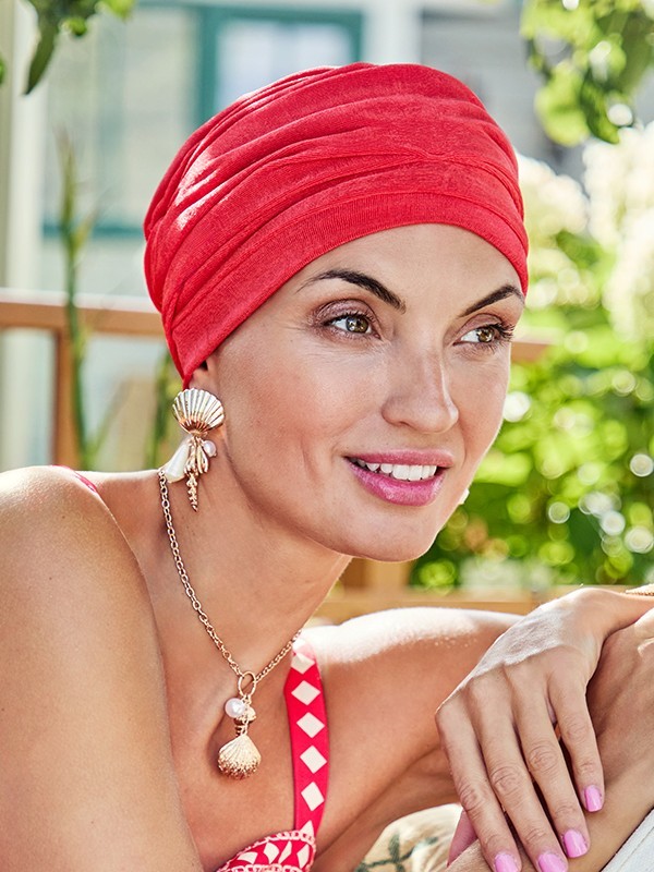 Bonnet-Turban Boho Christine Headwear: Plissee-Effekt, Polyesterschleier und Bambus-Viskose-Futter, leicht und bequem.