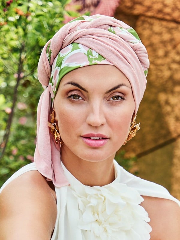 Foulard Boho Christine Headwear auf Boho Mütze/Turban befestigt: leichtes Accessoire mit Druckknöpfen, ideal bei Alopezie.