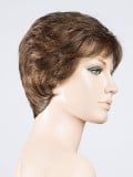 Perücke Alba Comfort kurz mit Stufenschnitt und Rooted-Effekt (dunkle Ansätze), moderner und natürlicher Look, ideal für den All