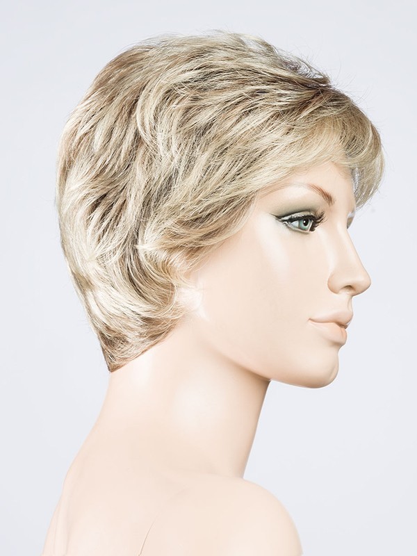Perücke Alba Comfort kurz mit Stufenschnitt und Rooted-Effekt (dunkle Ansätze), moderner und natürlicher Look, ideal für den All