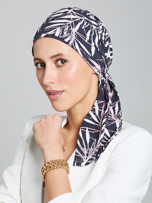 Turban Nola Short Gisela Mayer, mit halblagen Bändern zum Binden, 100% weiche und atmungsaktive Viskose, ideal bei Alopezie oder