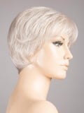 Perücke Cara 100 Deluxe: sportlicher Kurzhaarschnitt, Rooted-Effekt (dunkle Ansätze) und Mix-Effekt (Strähnen-Balayage), komfort