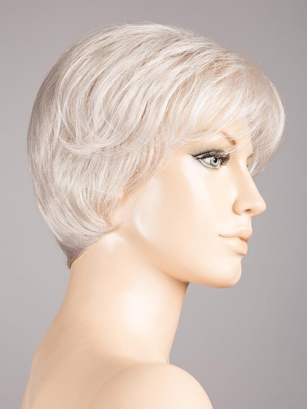 Perücke Cara 100 Deluxe: sportlicher Kurzhaarschnitt, Rooted-Effekt (dunkle Ansätze) und Mix-Effekt (Strähnen-Balayage), komfort
