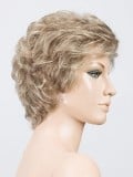 Perücke City: lockere Locken, fransiger Pony, Rooted-Mix-Effekt für einen urban-schicken und natürlichen Look
