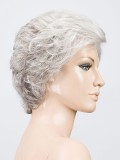 Perücke City: lockere Locken, fransiger Pony, Rooted-Mix-Effekt für einen urban-schicken und natürlichen Look
