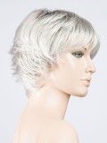 Perücke Club 10 rooted mix: Volumen hinten, dunkler Ansatzeffekt und Highlights, ungezwungener Styling-Look