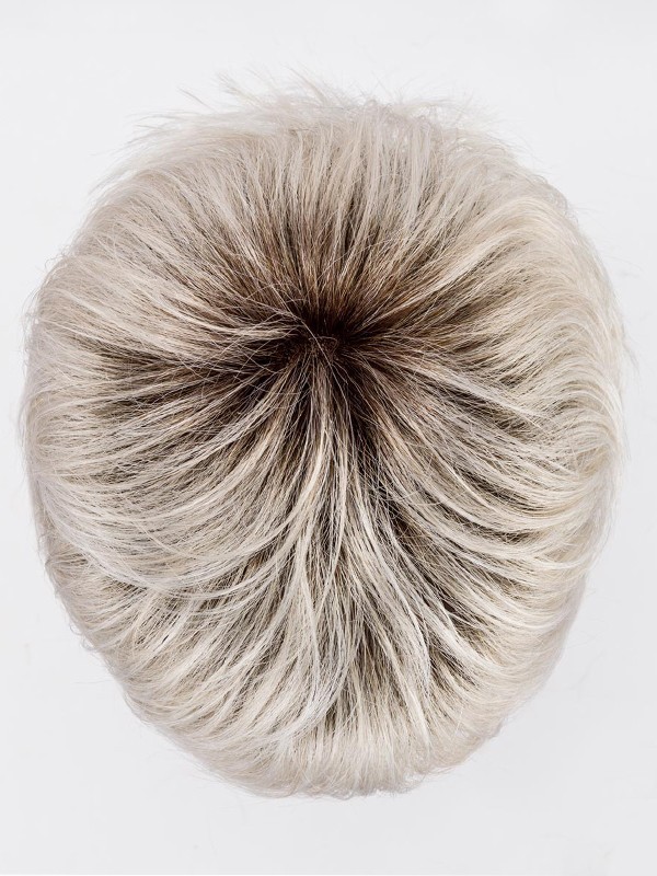 Perücke Club 10 rooted mix: Volumen hinten, dunkler Ansatzeffekt und Highlights, ungezwungener Styling-Look