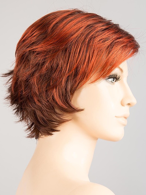 Perücke Date rooted mix: kurzer Stufenschnitt, dunkler Ansatz-Effekt und Balayage, natürliches und leichtes Finish