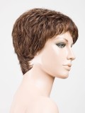 Kurze, gestufte und spitz zulaufende Perücke Foxy Small mit dunklem Ansatzeffekt und Balayage-Strähnen, für kleinen Kopfumfang 4