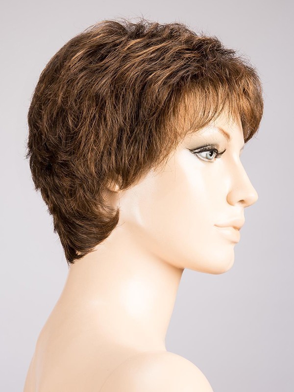 Perücke Foxy kurzer gestufter und ausgefranseter Schnitt, dunkler Ansatzeffekt und Balayage-Mix, für einen natürlichen und dynam