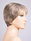 Perücke Liza Small Deluxe Kleingröße 52–54 cm: leichter Kurzhaarschnitt, natürlicher Effekt, Komfort und sicherer Halt.