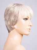 Perücke Liza Small Deluxe Kleingröße 52–54 cm: leichter Kurzhaarschnitt, natürlicher Effekt, Komfort und sicherer Halt.