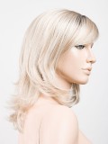 Perücke Ocean Mono Part Ellen Wille: langes, gewelltes Haar, natürlicher Effekt und einfaches Finger-Styling
