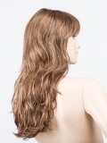 Perücke Pretty Hair Power: Hollywood-Locken und voluminöser Pony, schicker Look mit dunklem Ansatzeffekt oder Balayage-Mix.