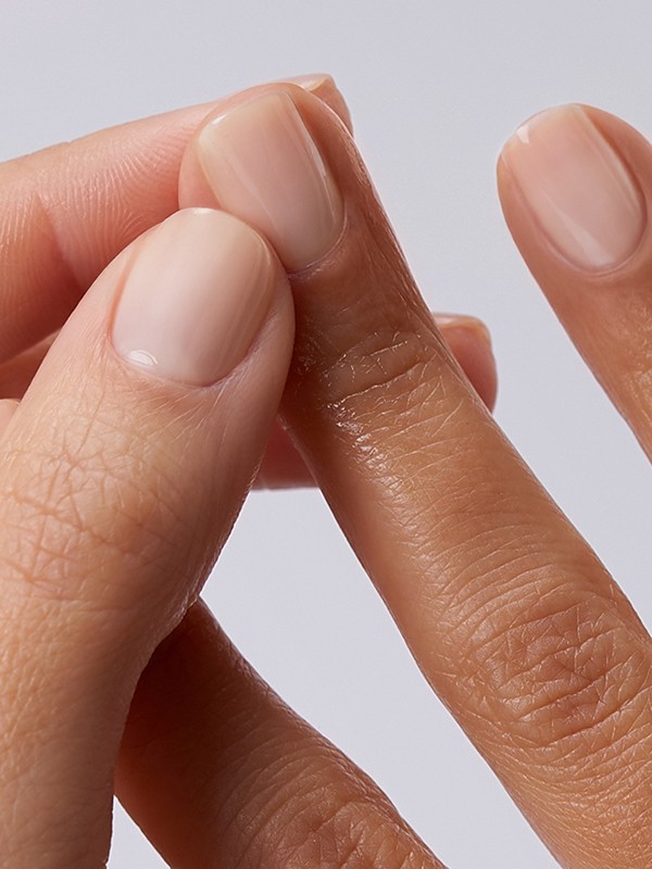 Regenerierende Nagelpflege 9ml mit Bio-Wirkstoffen: stärkt beschädigte Nägel und beruhigt gereizte Nagelhaut
