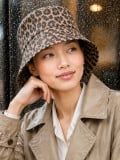 Regenkappe Gaby MM Paris Panther oder Schneeleopard, Einheitsgröße, elegant und komfortabel für Herbst-Winter