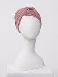 Misa-Mütze von Christine Headwear aus Baumwolle, mit eleganten Falten und gedrehtem Detail oben, in Navy oder Rosenquarz