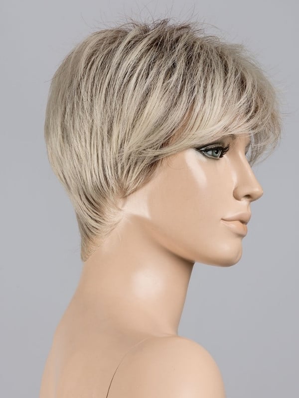 Perücke Elan von Ellen Wille mit kurzem Pixie-Schnitt aus hitzebeständiger Kunstfaser, mit Lace Front und asymmetrischem Pony
