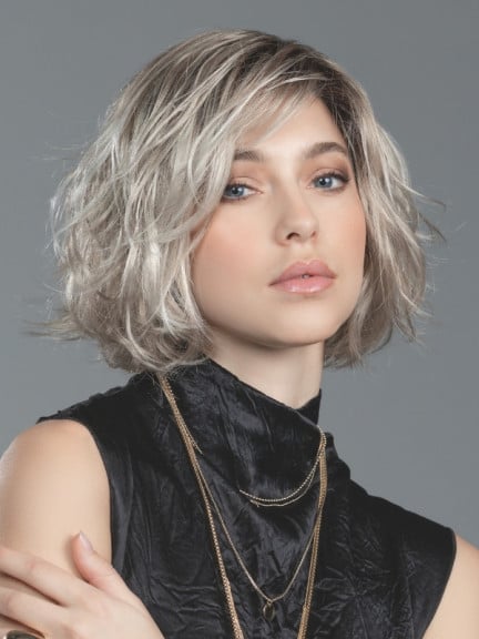 Kurze, gewellte Night-Bobperücke von Ellen Wille aus Kunsthaar mit Lace Front für einen natürlichen Look. Vergleichen Sie die F