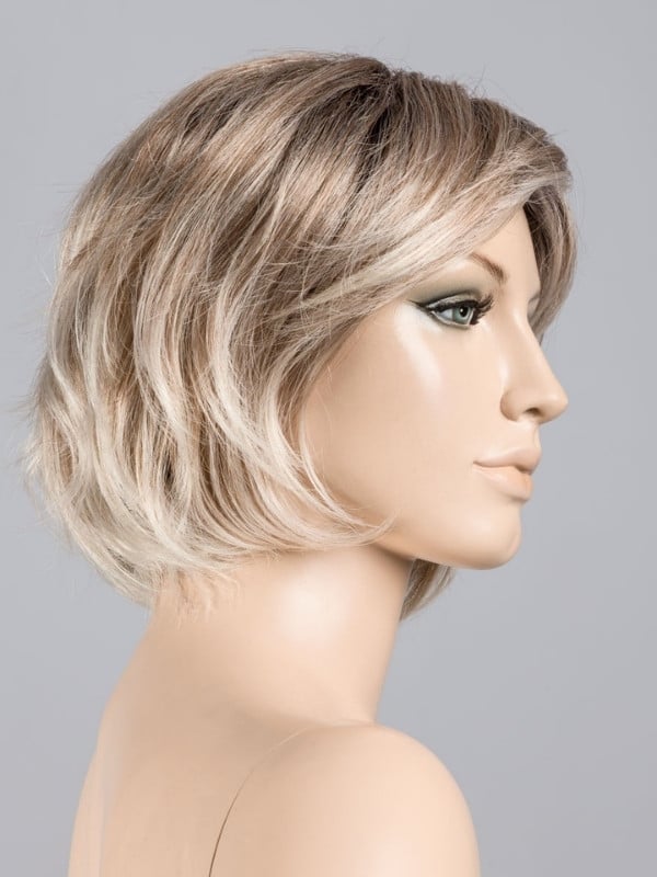 Kurze, gewellte Night-Bobperücke von Ellen Wille aus Kunsthaar mit Lace Front für einen natürlichen Look. Vergleichen Sie die F