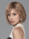 Kurze, glatte Bob-Perücke Sing Mono Part von Ellen Wille mit geradem Pony, dezentem Lace-Front-Ansatz und Monofilament-Scheitel 