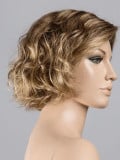 Kurze, lockige Perücke Turn Mono Part von Ellen Wille aus Kunsthaar mit Lace Front und Scheitel aus Teil-Monofilament für einen 
