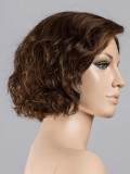 Kurze, lockige Perücke Turn Mono Part von Ellen Wille aus Kunsthaar mit Lace Front und Scheitel aus Teil-Monofilament für einen 