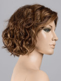 Kurze, lockige Perücke Turn Mono Part von Ellen Wille aus Kunsthaar mit Lace Front und Scheitel aus Teil-Monofilament für einen 