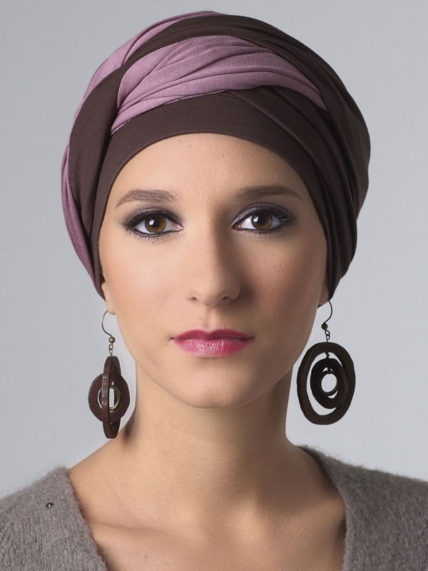 Bicolor-Turban Leslie MMParis aus Bambusfaser: leicht, weich, einfach zu knoten, Volumeneffekt und natürlicher Look.