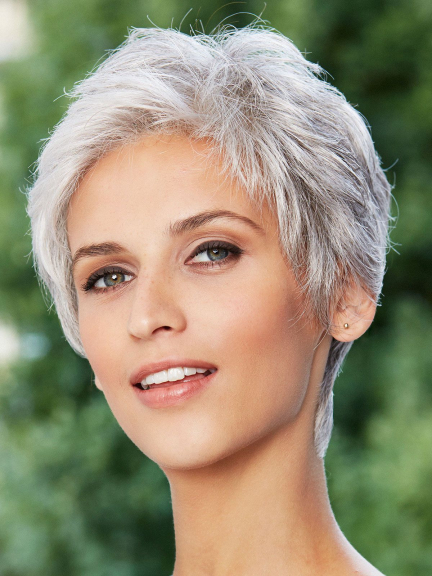 Entscheiden Sie sich für die Zara Mono Lace Deluxe Leichtperücke für einen natürlichen Look
