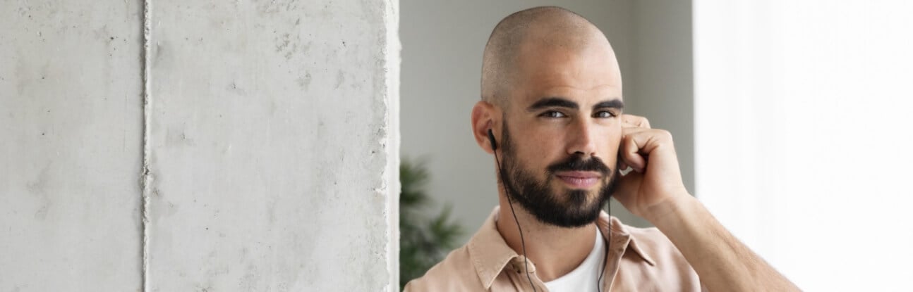 Kahlheit und Alopezie: Haarausfall verstehen und seine psychologischen Auswirkungen